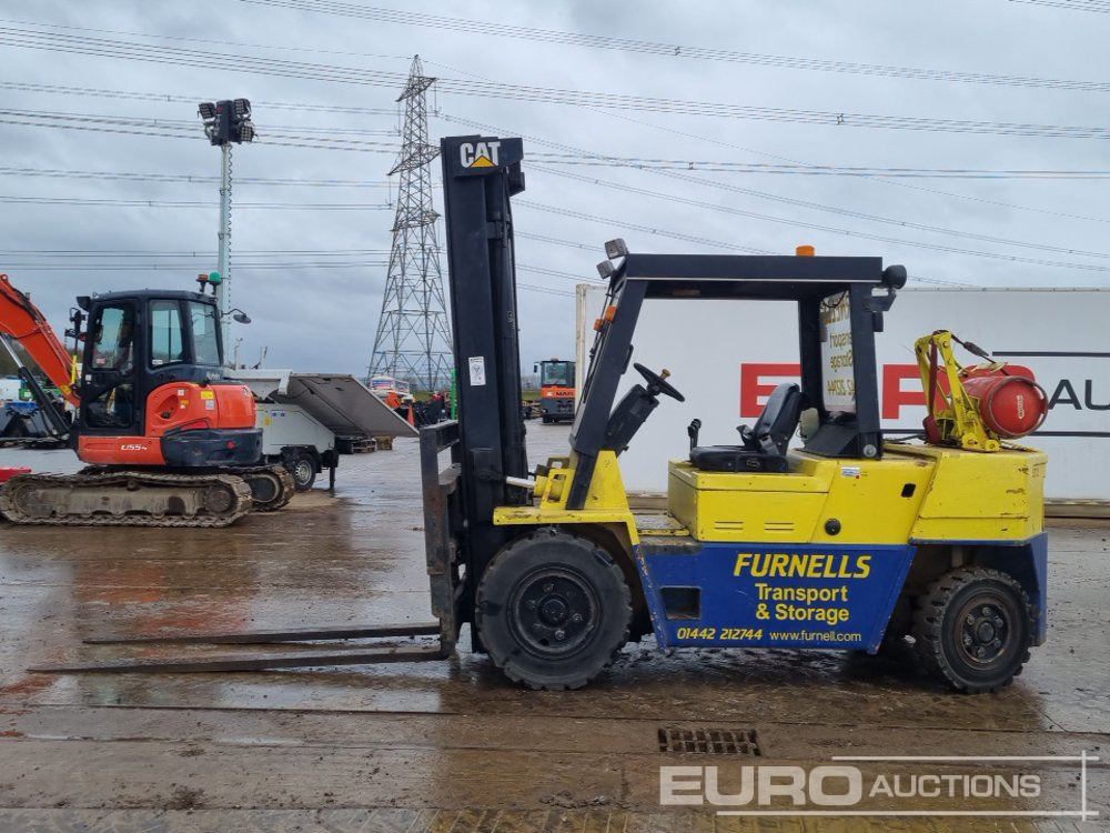 CAT VC110F - Forklift: picture 2 CAT VC110F - Forklift: picture 2