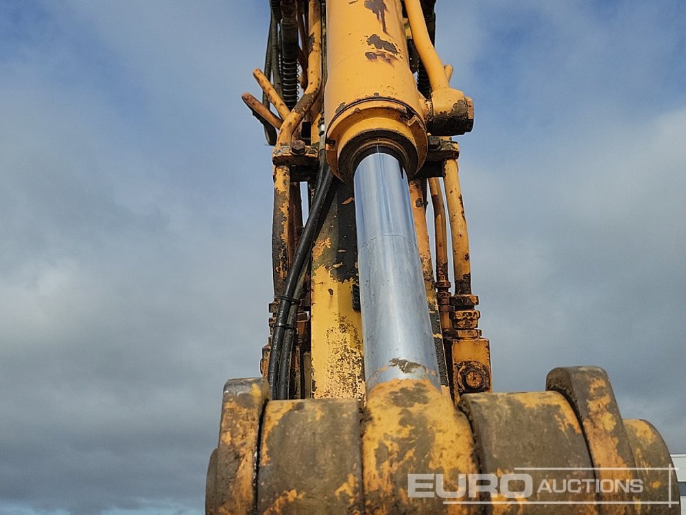 Mini excavator Case CX75SR: picture 29