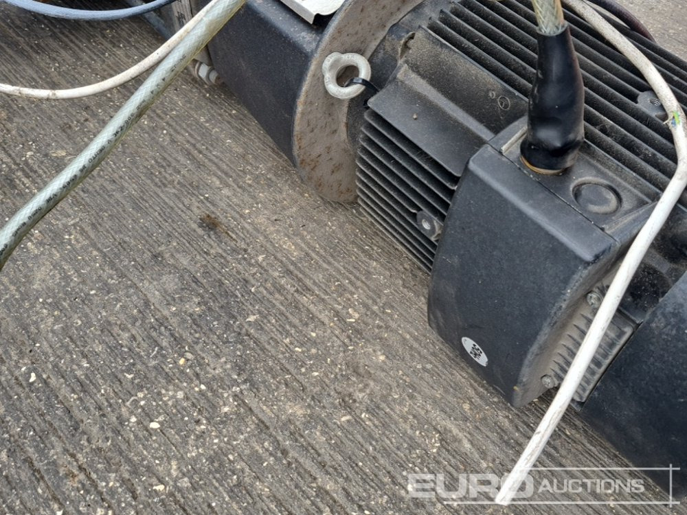 Construction equipment Decontaminating Station Plastic Tank, 415Volt Pump, Piping & Frame, Ramps: picture 23