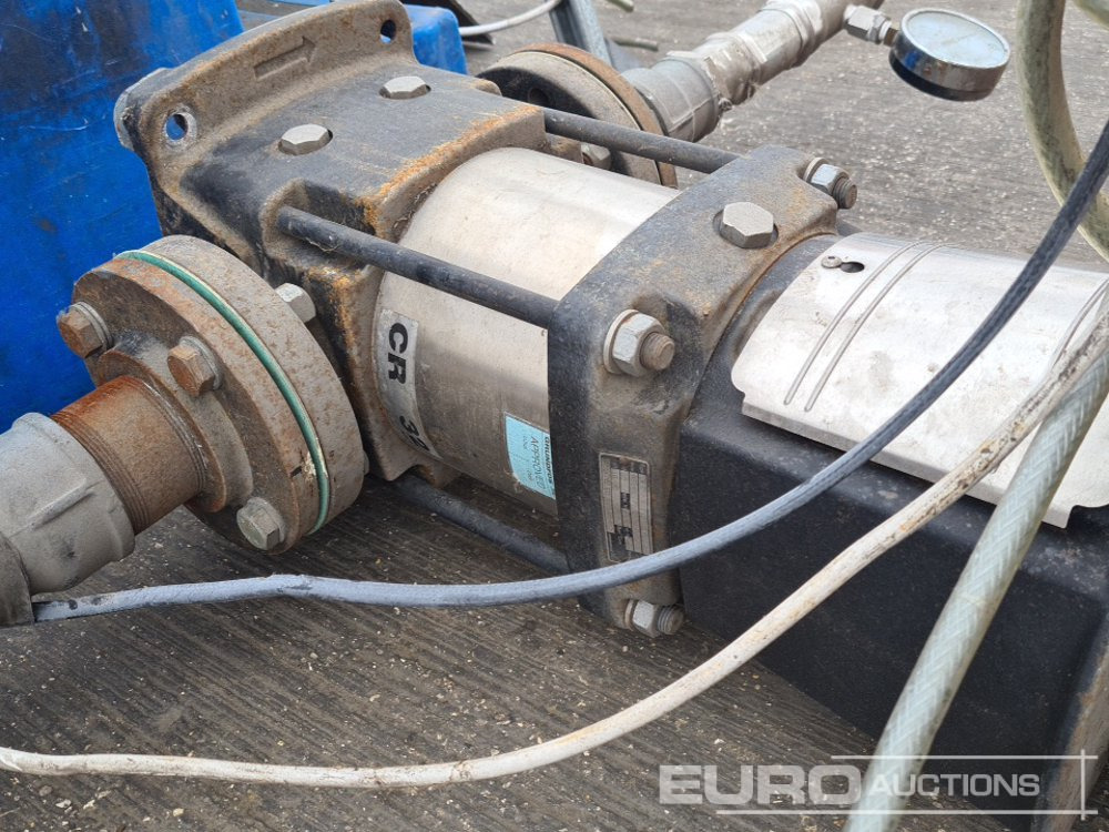 Construction equipment Decontaminating Station Plastic Tank, 415Volt Pump, Piping & Frame, Ramps: picture 24