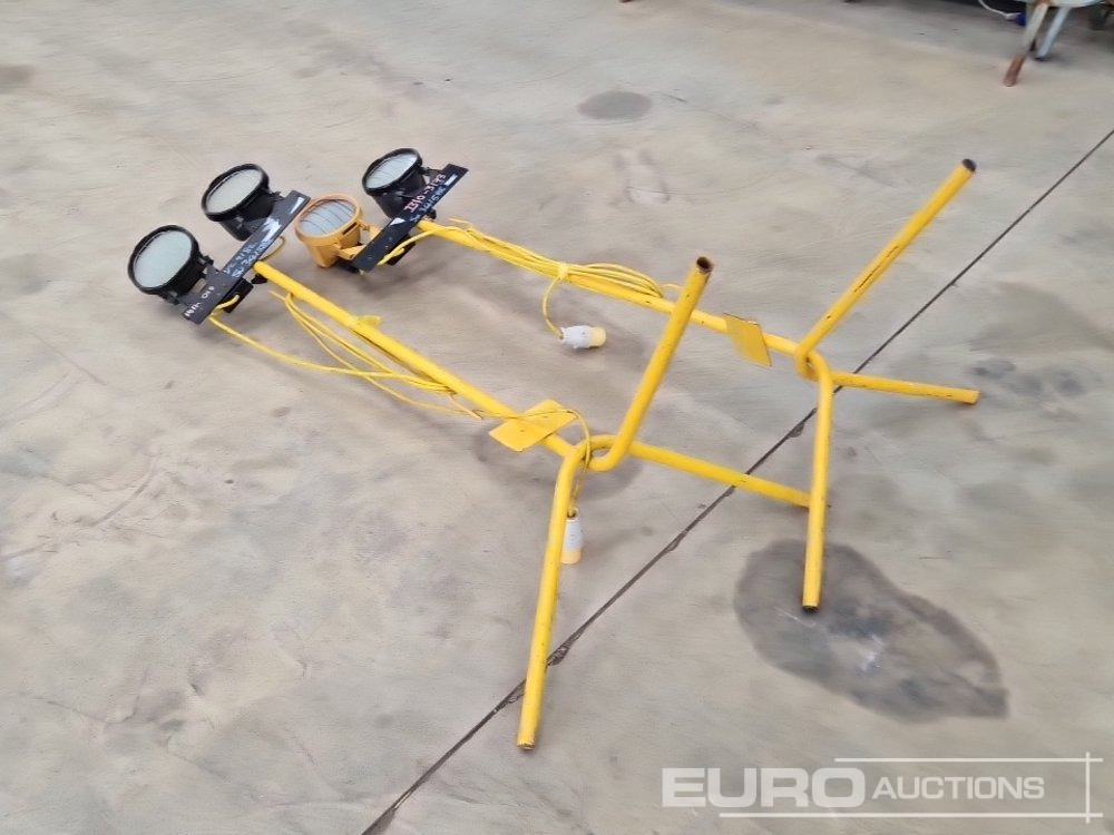 Construction equipment Defender 110 Volt  Tripod Work Light (2 of): picture 7