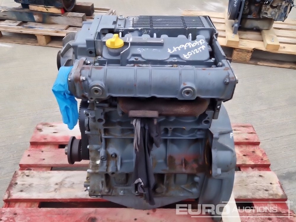 Deutz 3 Cylinder Engine - Engine: picture 2 Deutz 3 Cylinder Engine - Engine: picture 2