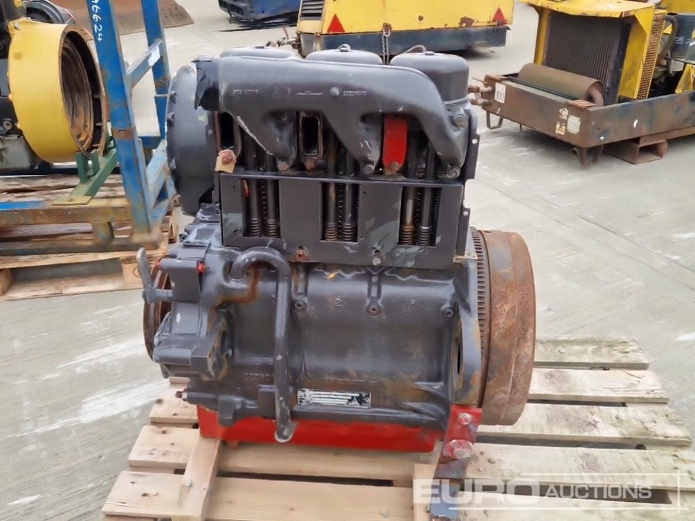 Deutz 3 Cylinder Engine - Engine: picture 2 Deutz 3 Cylinder Engine - Engine: picture 2