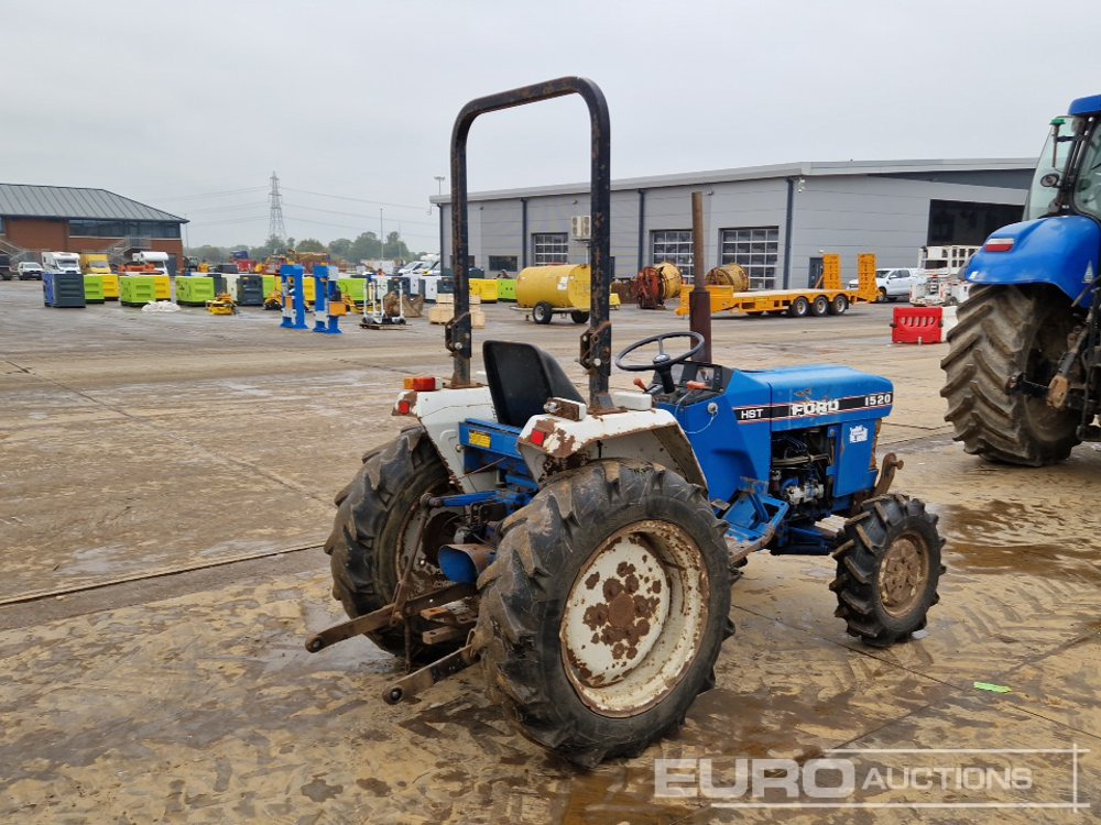 Ford 4WD Compact Tractor, Roll Bar - Compact tractor: picture 5 Ford 4WD Compact Tractor, Roll Bar - Compact tractor: picture 5
