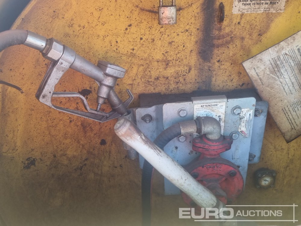 Storage tank Fuel Proof 2000 Litre Static Bunded Fuel Bowser, Manual Pump: picture 9