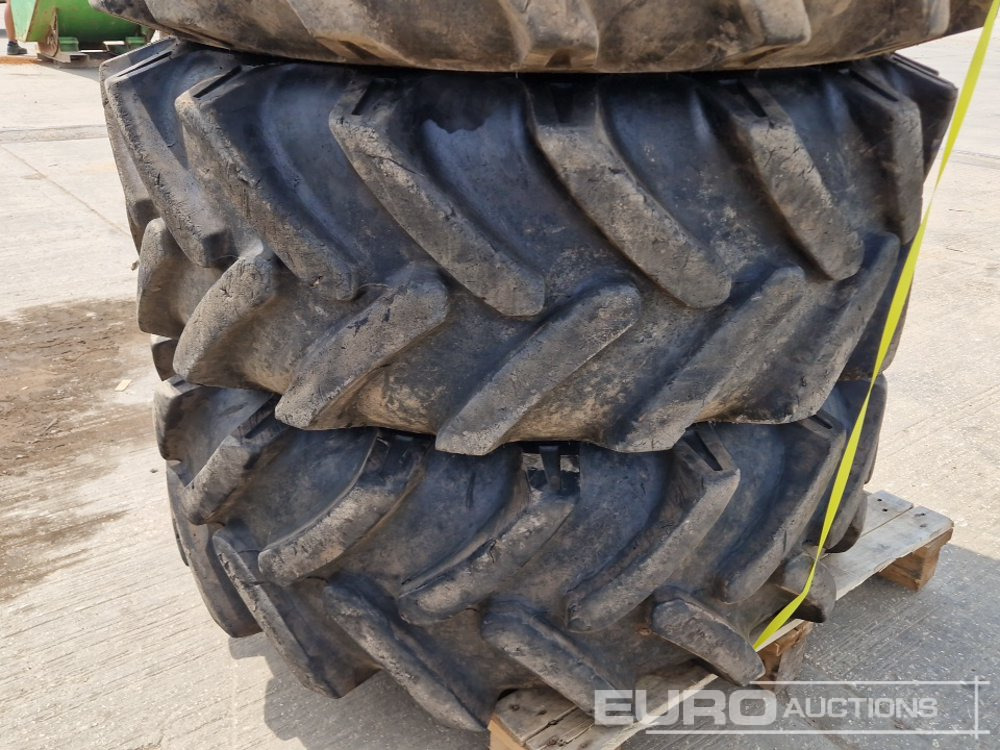 Tire Galaxy 15.5/80 R24 Tyre (4 of): picture 6