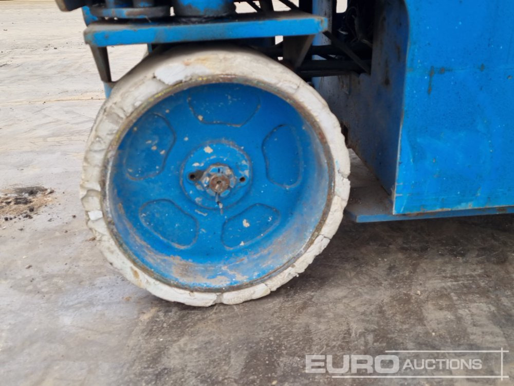 Aerial platform Genie GS2632: picture 9