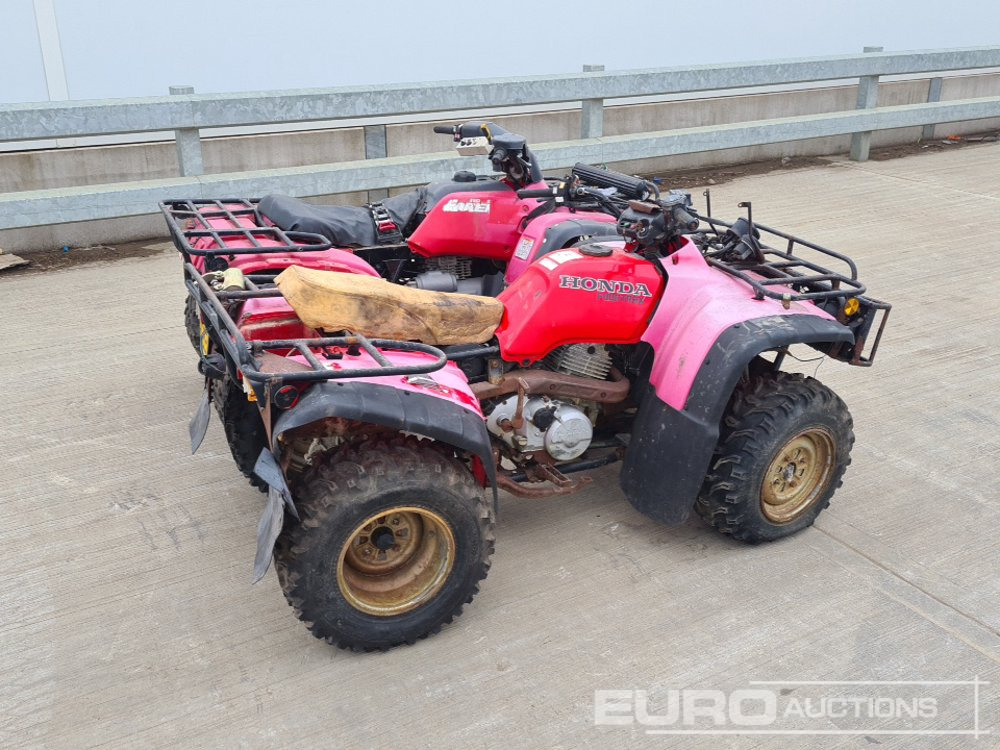 Honda 4x4 Petrol Quad Bike (2 of), (Parts Missing) - Side-by-side/ ATV: picture 5 Honda 4x4 Petrol Quad Bike (2 of), (Parts Missing) - Side-by-side/ ATV: picture 5