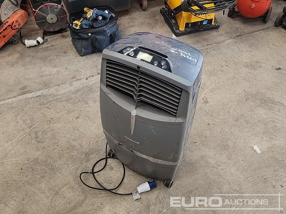 Honeywell CL30XC 240 Volt Evaporative Air Cooler - Workshop equipment: picture 1 Honeywell CL30XC 240 Volt Evaporative Air Cooler - Workshop equipment: picture 1