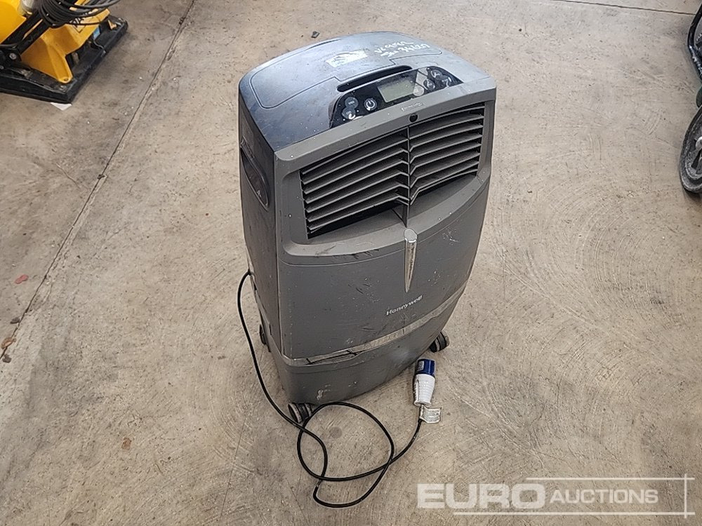 Honeywell CL30XC 240 Volt Evaporative Air Cooler - Workshop equipment: picture 2 Honeywell CL30XC 240 Volt Evaporative Air Cooler - Workshop equipment: picture 2
