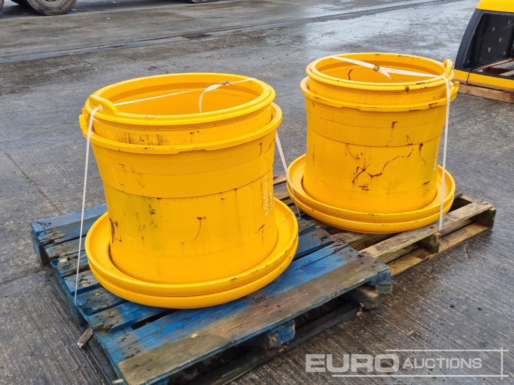 JCB Rims to suit Dumptruck - Tire: picture 1 JCB Rims to suit Dumptruck - Tire: picture 1