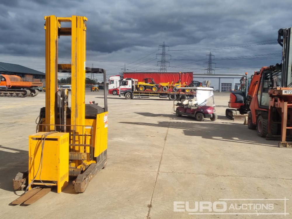 Jungheinrich Electric Side Loader Forklift, 3 Stage Free Lift Mast, Forks, Charger (Flat Battery) - Forklift: picture 5 Jungheinrich Electric Side Loader Forklift, 3 Stage Free Lift Mast, Forks, Charger (Flat Battery) - Forklift: picture 5