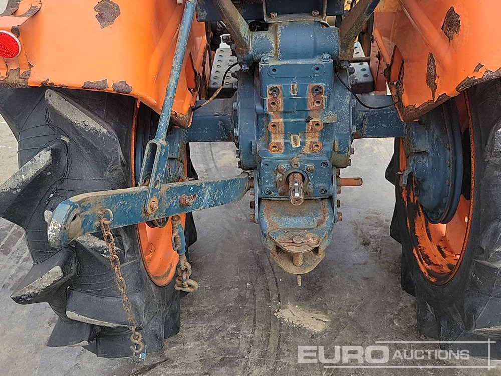 Compact tractor Kubota L1801: picture 13 Compact tractor Kubota L1801: picture 13