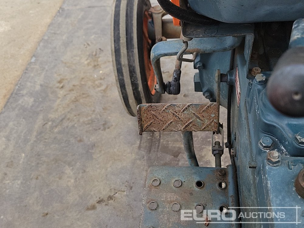 Compact tractor Kubota L1801: picture 26 Compact tractor Kubota L1801: picture 26