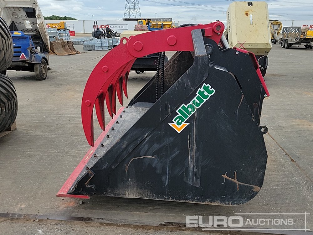 Lalbutt 104" Hydraulic Muck Grab to suit Telehandler - Bucket: picture 2 Lalbutt 104" Hydraulic Muck Grab to suit Telehandler - Bucket: picture 2