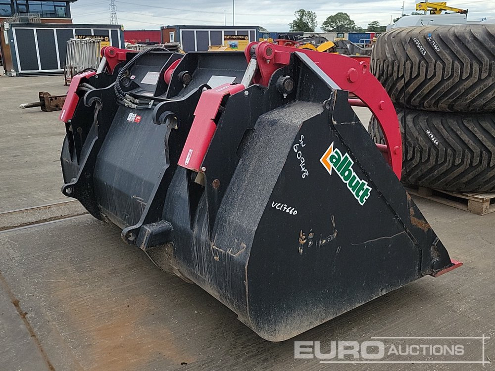 Lalbutt 104" Hydraulic Muck Grab to suit Telehandler - Bucket: picture 5 Lalbutt 104" Hydraulic Muck Grab to suit Telehandler - Bucket: picture 5