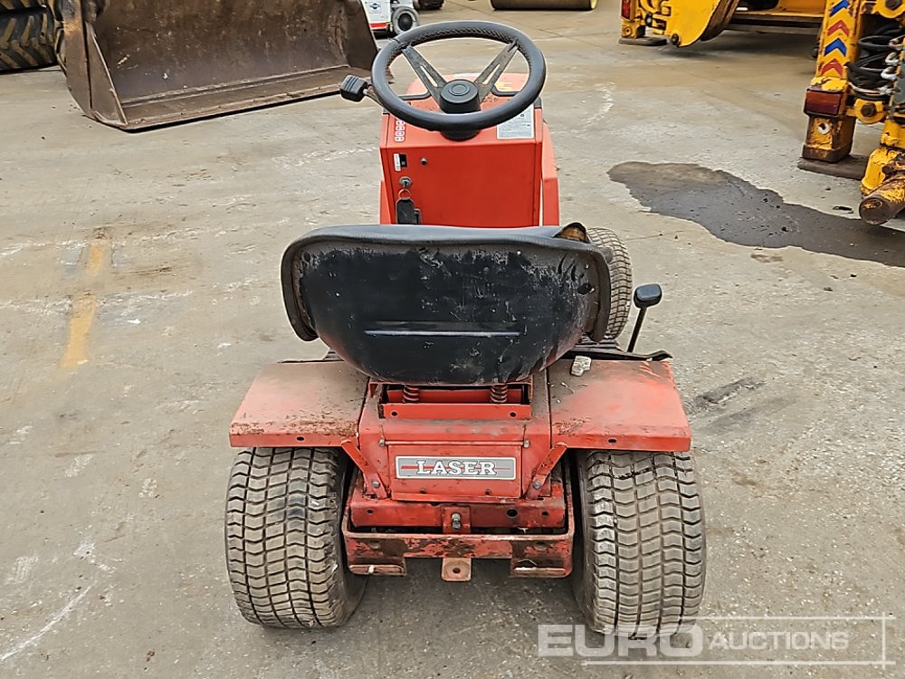 Laser L95 Petrol Ride on Lawnmower (Non Runner) - Garden mower: picture 4 Laser L95 Petrol Ride on Lawnmower (Non Runner) - Garden mower: picture 4