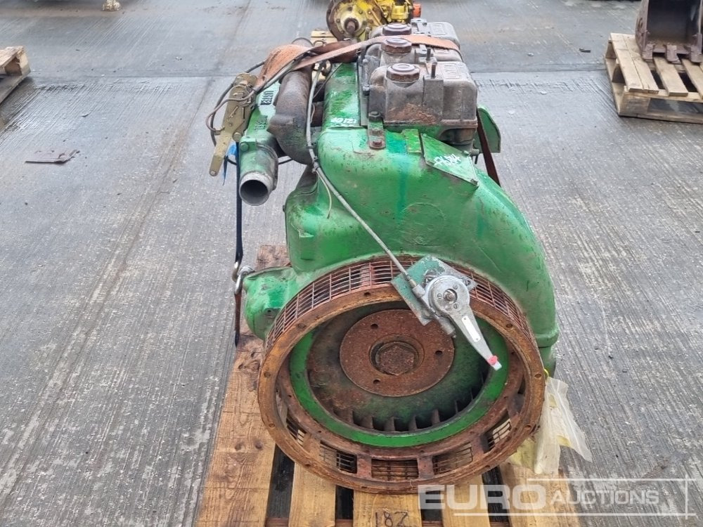 Lister 3 Cylinder Engine - Engine: picture 2 Lister 3 Cylinder Engine - Engine: picture 2
