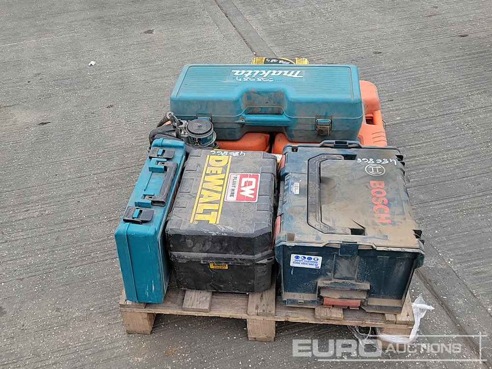 Makita 110 Volt Angle Grinder, 110Volt Drill (Spares), 110Volt Hammer Drill (Spares), Bosh Battery Circular Saw, Battery (3 of), Charger, DeWalt 110Volt Wood Planer, Spitfire P370 Nail Gun (2 of), Ezi - Construction equipment: picture 4 Makita 110 Volt Angle Grinder, 110Volt Drill (Spares), 110Volt Hammer Drill (Spares), Bosh Battery Circular Saw, Battery (3 of), Charger, DeWalt 110Volt Wood Planer, Spitfire P370 Nail Gun (2 of), Ezi - Construction equipment: picture 4