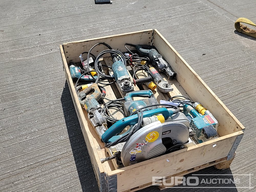Makita 110Volt Cut Off Saw, Belt Sander, Grinder (2 of), Reciprocating Saw (2 of), Hammer Drill, Screwdriver - Construction equipment: picture 3 Makita 110Volt Cut Off Saw, Belt Sander, Grinder (2 of), Reciprocating Saw (2 of), Hammer Drill, Screwdriver - Construction equipment: picture 3