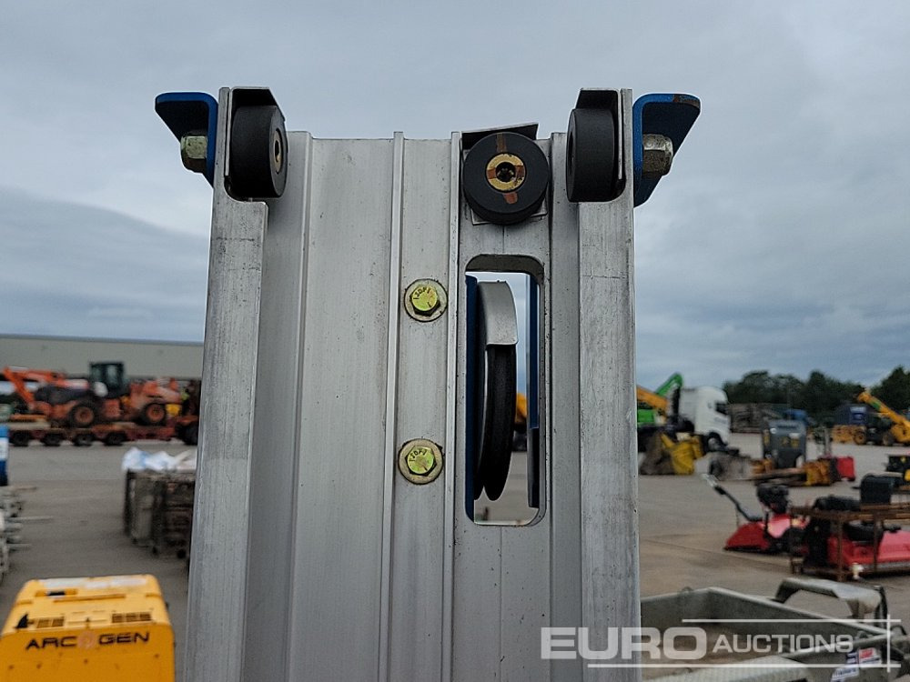 Material handling equipment 2017 Genie SLA-20: picture 16