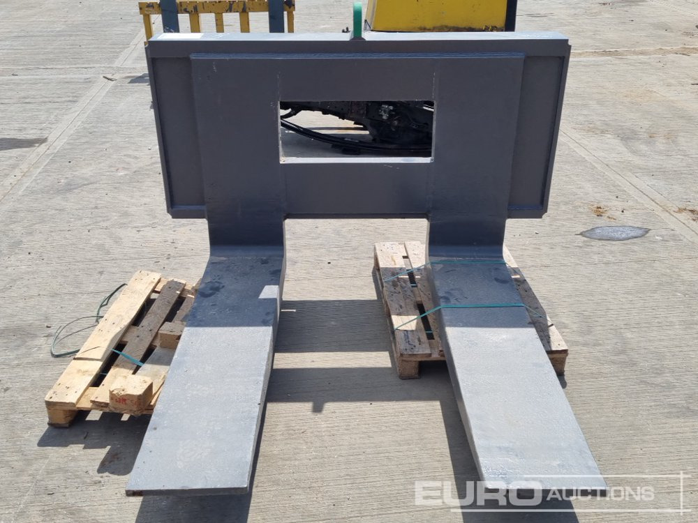 2023 Volvo Block Handling Fork Frame & Forks to suit L260H - Material handling equipment: picture 2 2023 Volvo Block Handling Fork Frame & Forks to suit L260H - Material handling equipment: picture 2