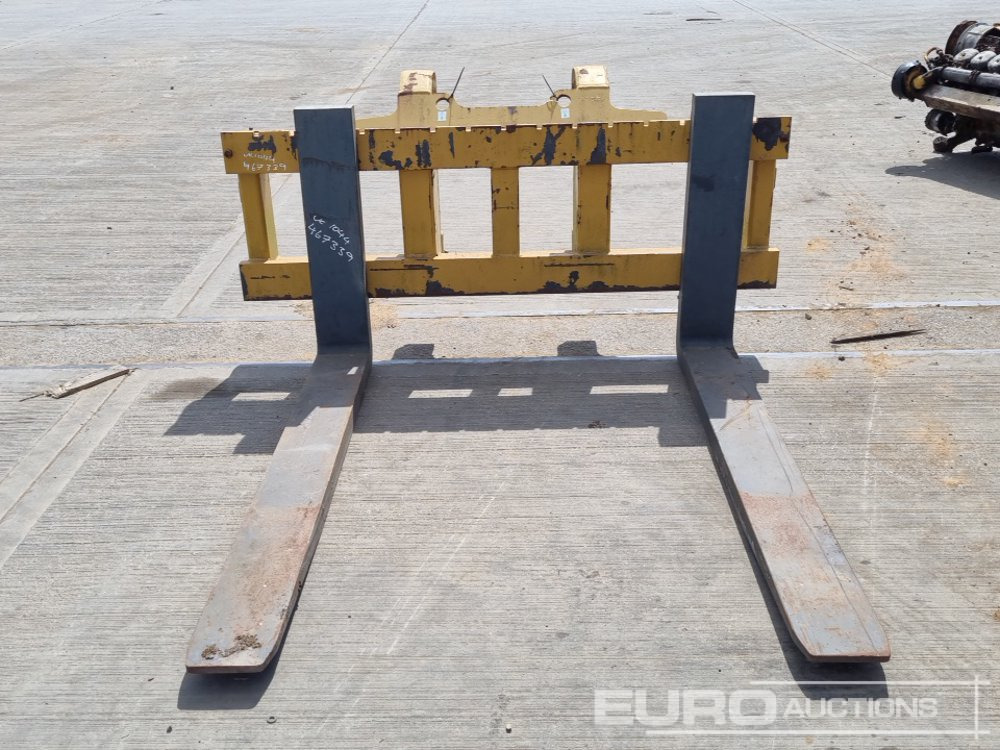 CAT Fork Frame & Forks to suit Loader - Material handling equipment: picture 2 CAT Fork Frame & Forks to suit Loader - Material handling equipment: picture 2