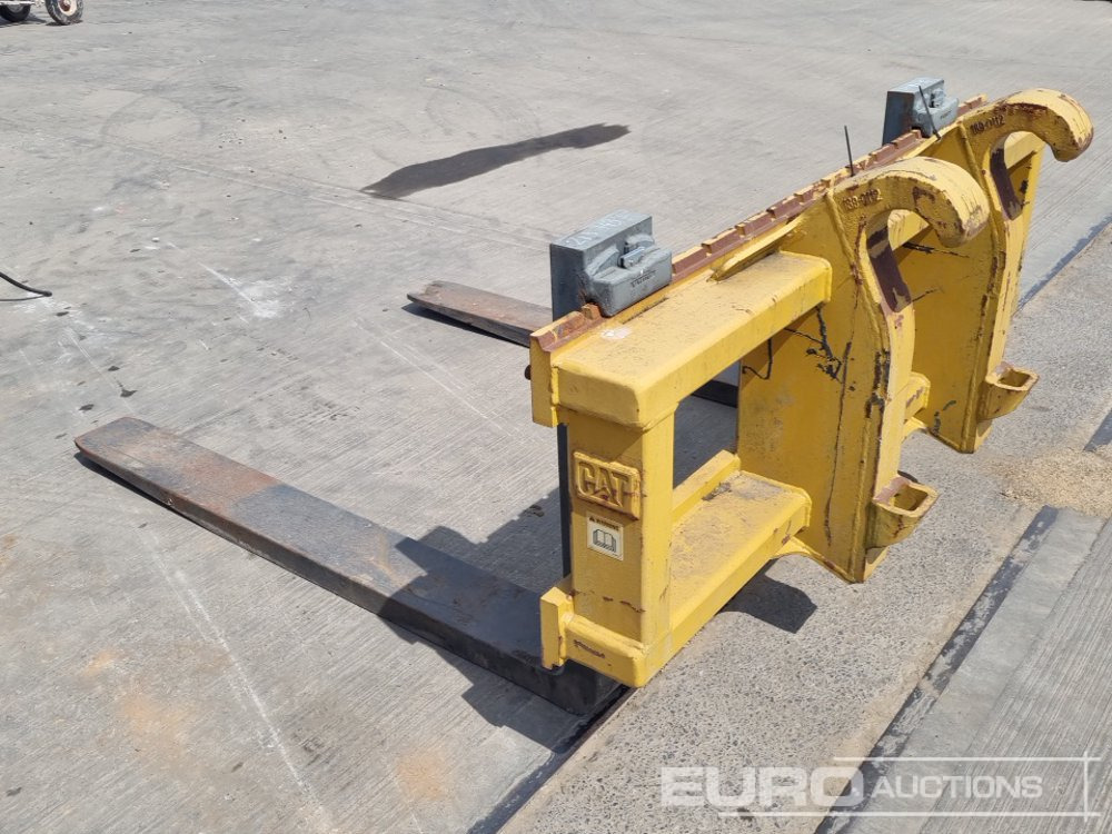CAT Fork Frame & Forks to suit Loader - Material handling equipment: picture 5 CAT Fork Frame & Forks to suit Loader - Material handling equipment: picture 5