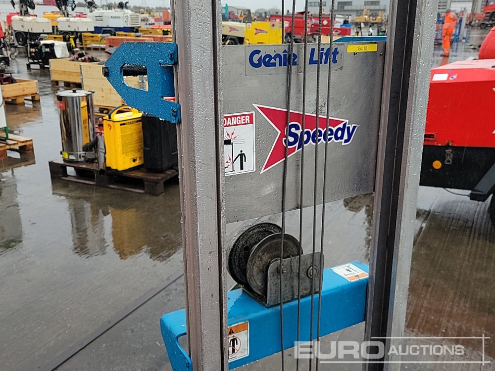 Material handling equipment Genie GL-10: picture 18