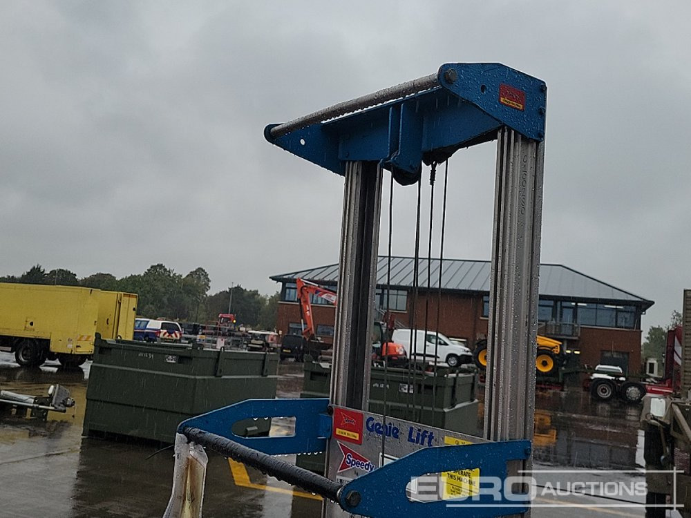 Material handling equipment Genie GL-10: picture 15