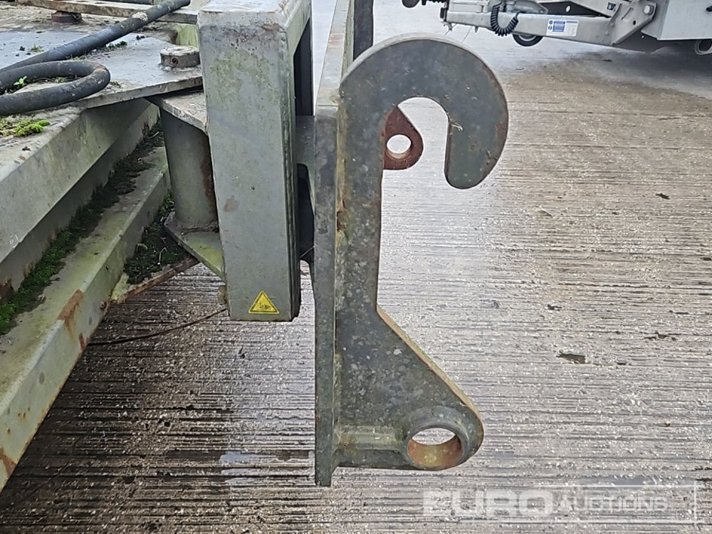 Material handling equipment Hydraulic Sweeper Collector to suit Telehandler: picture 15