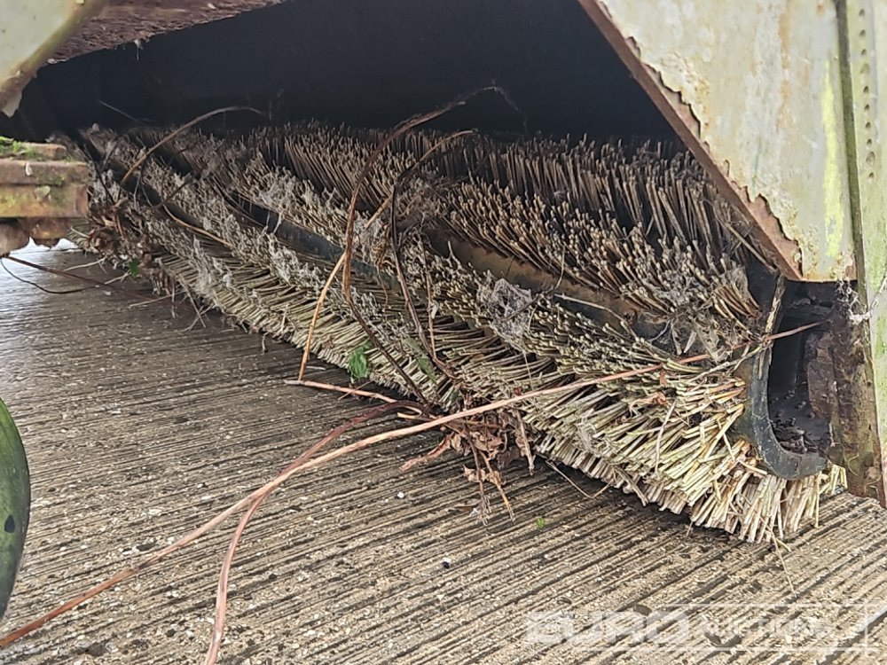 Material handling equipment Hydraulic Sweeper Collector to suit Telehandler: picture 20