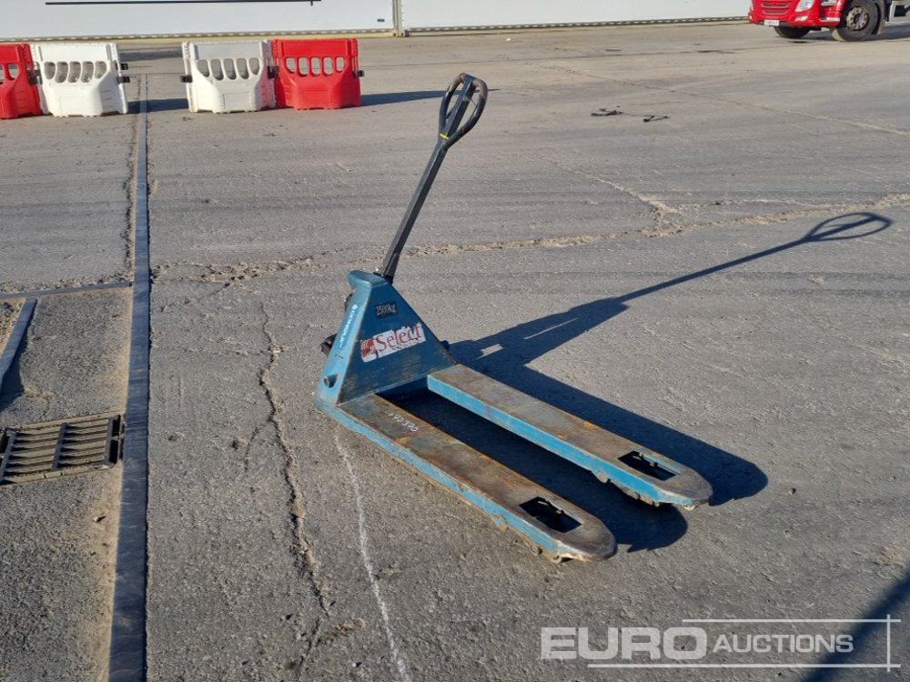 Pallet Truck - Material handling equipment: picture 3 Pallet Truck - Material handling equipment: picture 3