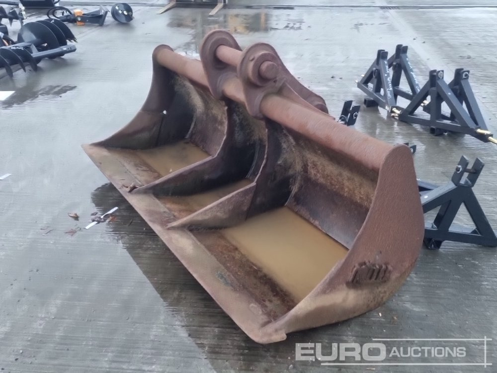 Miller 84" Ditching Bucket 80mm Pin to suit 20 Ton Excavator - Bucket: picture 1 Miller 84" Ditching Bucket 80mm Pin to suit 20 Ton Excavator - Bucket: picture 1