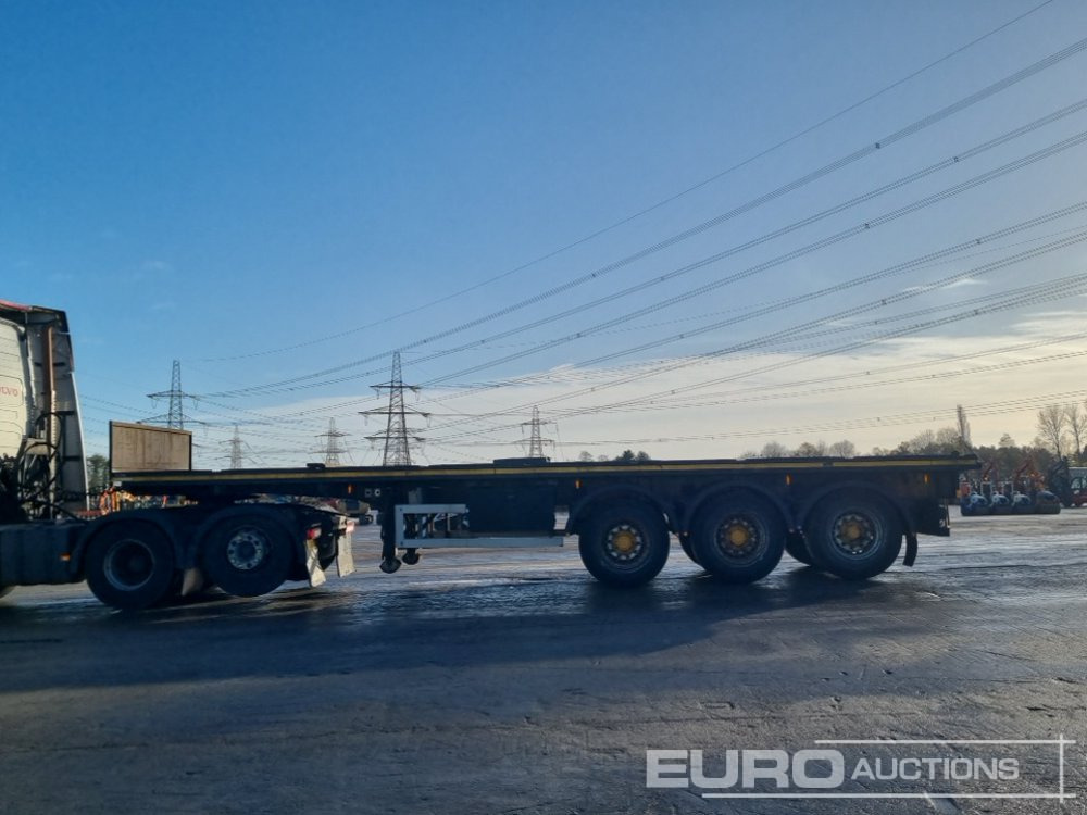 Montracon Tri Axle Flat Bed Trailer, Twist Locks - Dropside/ Flatbed semi-trailer: picture 2 Montracon Tri Axle Flat Bed Trailer, Twist Locks - Dropside/ Flatbed semi-trailer: picture 2