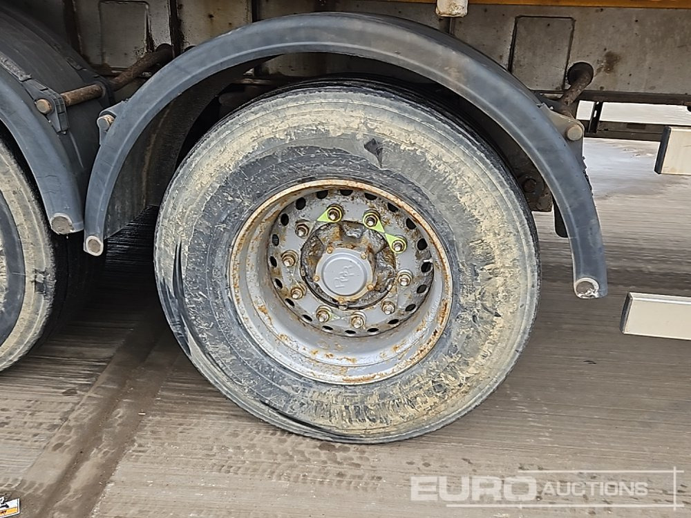 Dropside/ Flatbed semi-trailer Montracon Tri Axle Flat Bed Trailer: picture 10