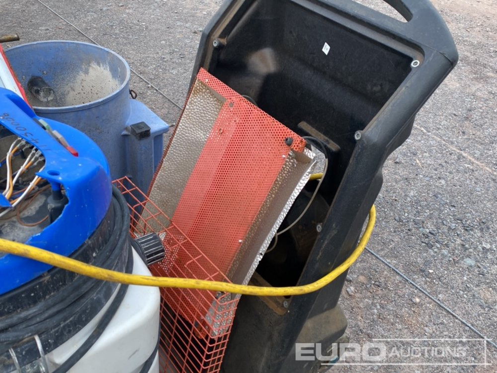 Construction equipment Pallet of Equipment (2 of): picture 6