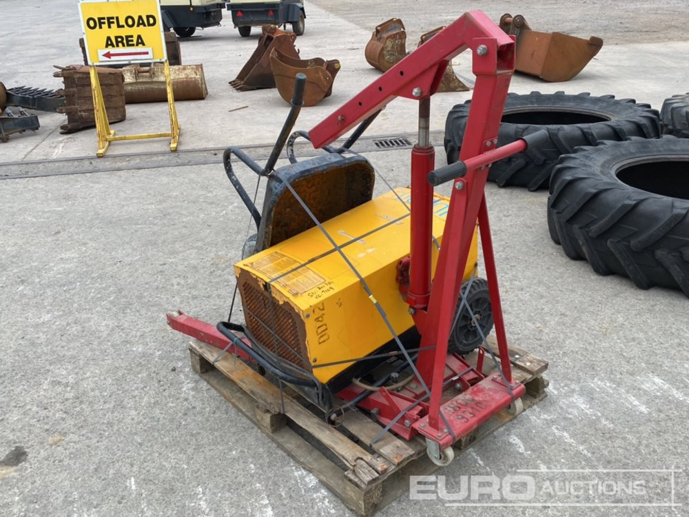Pallet of Equipment - Construction equipment: picture 4 Pallet of Equipment - Construction equipment: picture 4