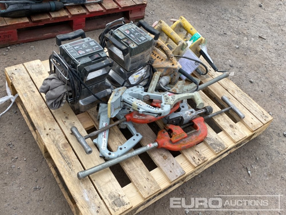 Pallet of Equipment - Construction equipment: picture 1 Pallet of Equipment - Construction equipment: picture 1
