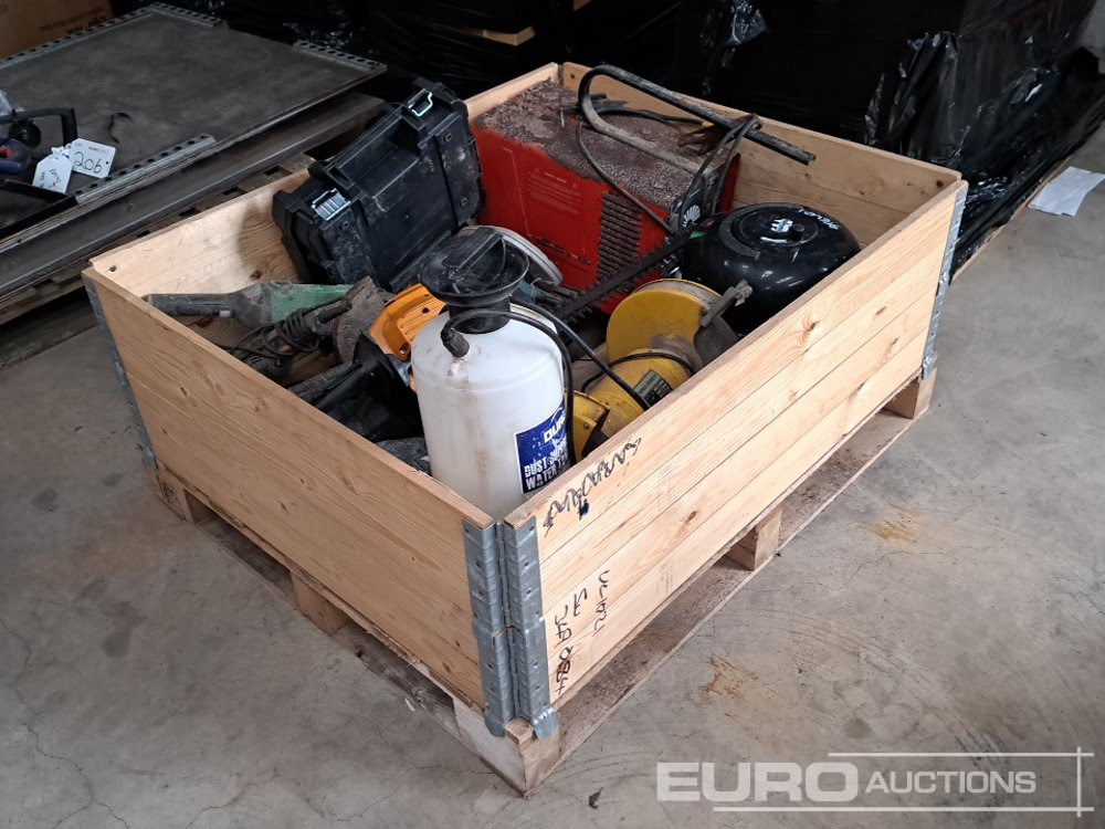 Pallet of Power Tools - Workshop equipment: picture 1 Pallet of Power Tools - Workshop equipment: picture 1