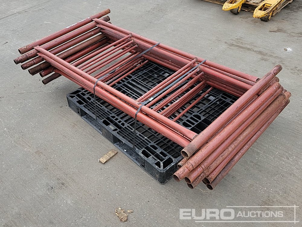 Pallet of Quick Stage Scaffolding - Construction equipment: picture 1 Pallet of Quick Stage Scaffolding - Construction equipment: picture 1