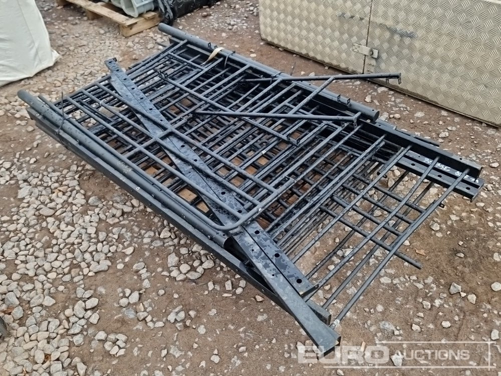 Pallet of Railings - Construction equipment: picture 4 Pallet of Railings - Construction equipment: picture 4
