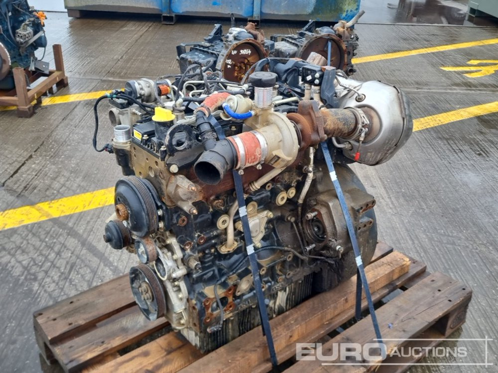 Perkins 4 Cylinder Engine - Engine: picture 1 Perkins 4 Cylinder Engine - Engine: picture 1