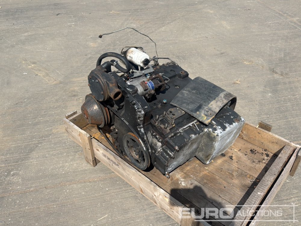 Perkins 4 Cylinder Engine - Engine: picture 3 Perkins 4 Cylinder Engine - Engine: picture 3