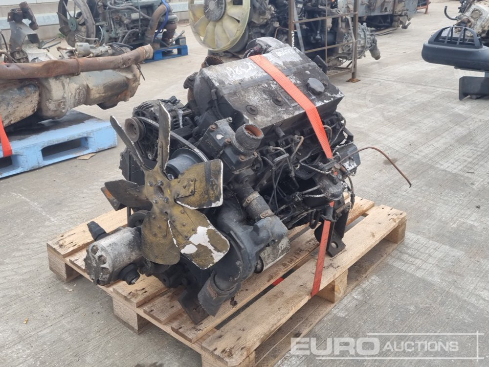 Perkins 4 Cylinder Engine - Engine: picture 1 Perkins 4 Cylinder Engine - Engine: picture 1