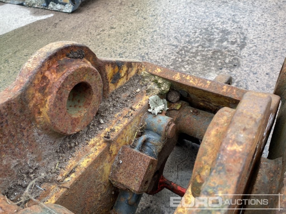 Quick coupler Quick Hitch 45/50mm Pin to suit 4-8 Ton Excavator (2 of): picture 14