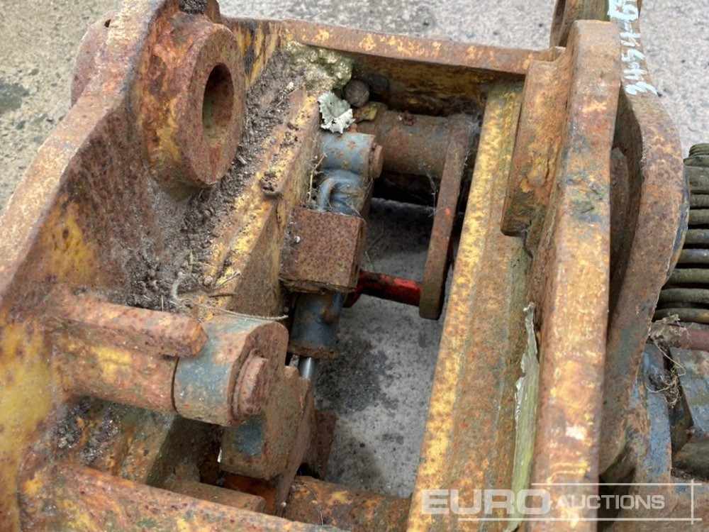 Quick coupler Quick Hitch 45/50mm Pin to suit 4-8 Ton Excavator (2 of): picture 13
