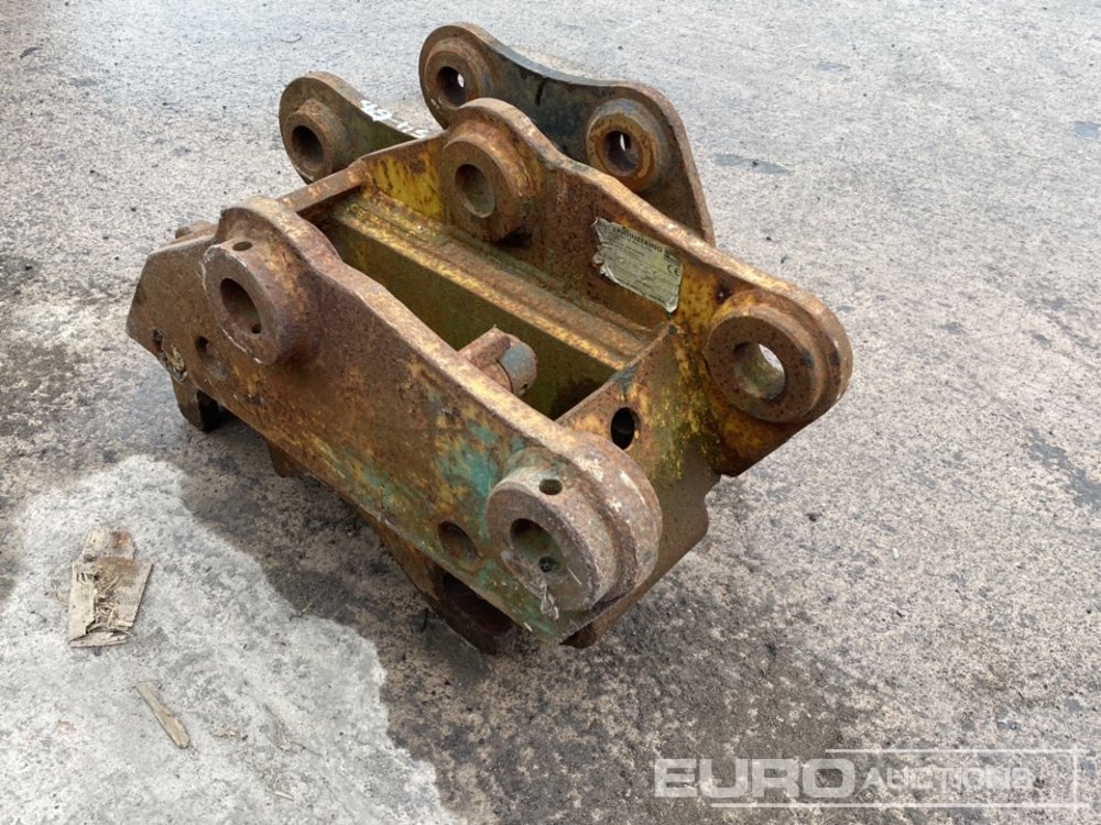 Quick coupler Quick Hitch 45/50mm Pin to suit 4-8 Ton Excavator (2 of): picture 7