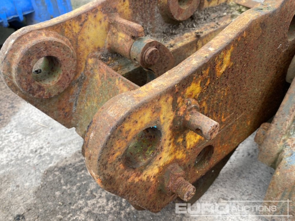 Quick coupler Quick Hitch 45/50mm Pin to suit 4-8 Ton Excavator (2 of): picture 12
