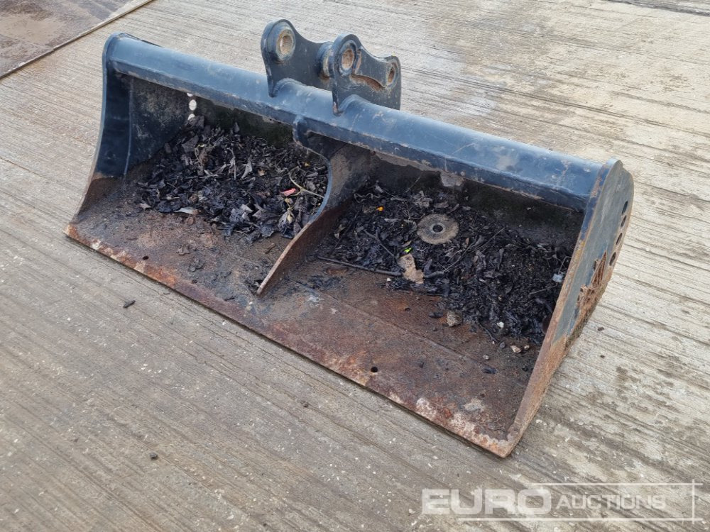 Rhinox 48" Ditching Bucket 35mm Pin to suit Mini Excavator - Bucket: picture 1 Rhinox 48" Ditching Bucket 35mm Pin to suit Mini Excavator - Bucket: picture 1
